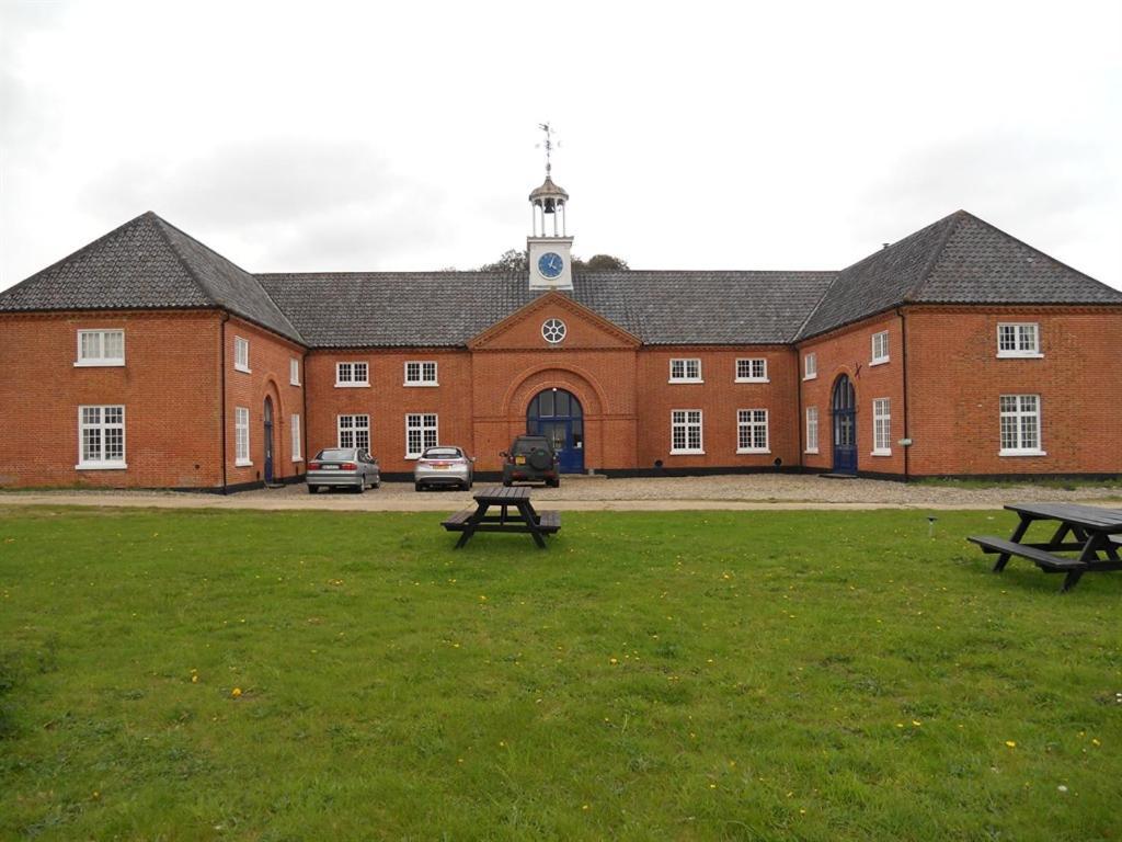 Bed and Breakfast The Stables At Henham Park Саутвёлд Экстерьер фото